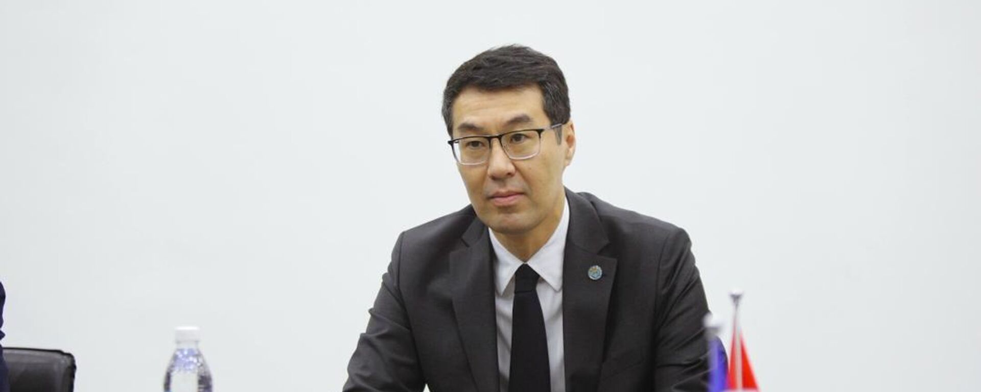  Заместитель министра МИД Медер Абакиров - Sputnik Кыргызстан, 1920, 29.11.2025