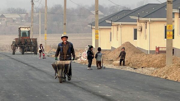 Завершение переселения жителей приграничных сел в Баткенской области - Sputnik Кыргызстан