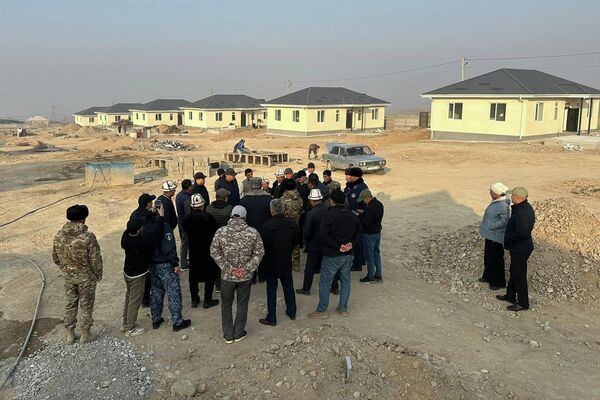 Переселение жителей приграничных сел Баткенской области полностью завершено - Sputnik Кыргызстан