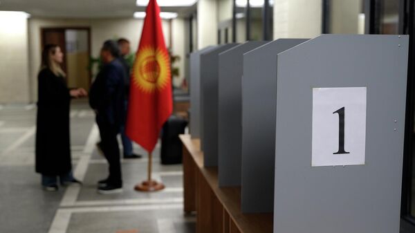 Бишкекте Жогорку Кеңештин депутаттарын шайлоосу - Sputnik Кыргызстан