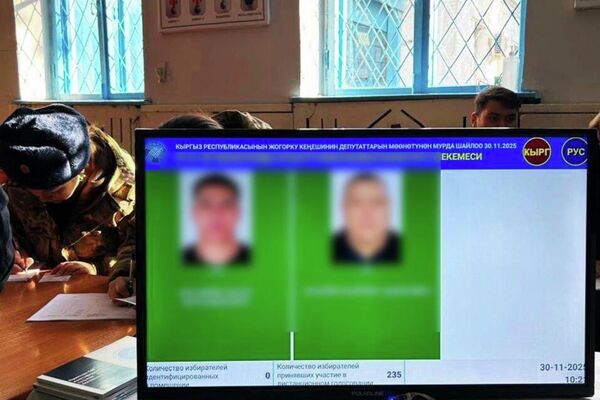 К настоящему времени свыше 500 арестованных, находящихся в СИЗО, и более 150 сотрудников Службы исполнения наказаний проголосовали на парламентских выборах в Кыргызстане - Sputnik Кыргызстан