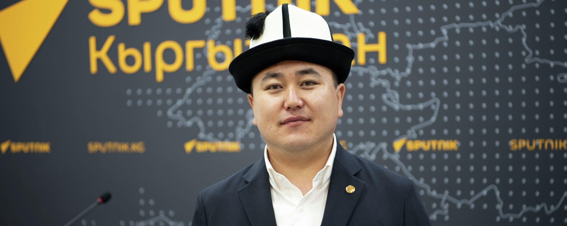 Кыргыз улуттук Манас театрынын директору, манасчы Нурбек Талантбеков - Sputnik Кыргызстан, 1920, 02.12.2025