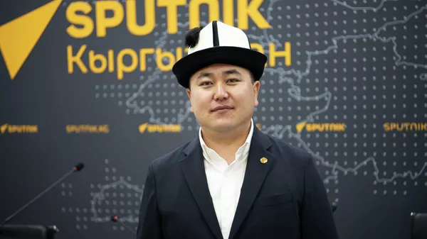 Кыргыз улуттук Манас театрынын директору, манасчы Нурбек Талантбеков - Sputnik Кыргызстан