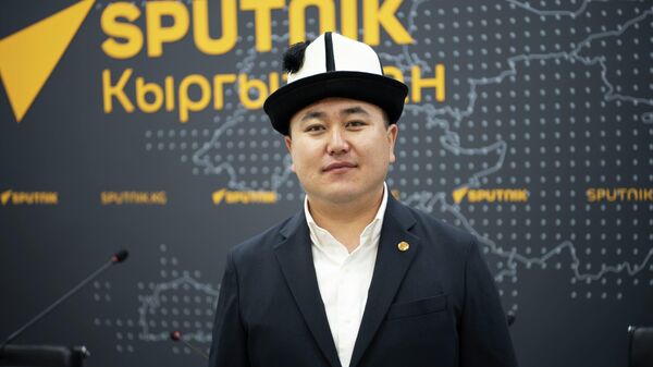 Кыргыз улуттук Манас театрынын директору, манасчы Нурбек Талантбеков - Sputnik Кыргызстан