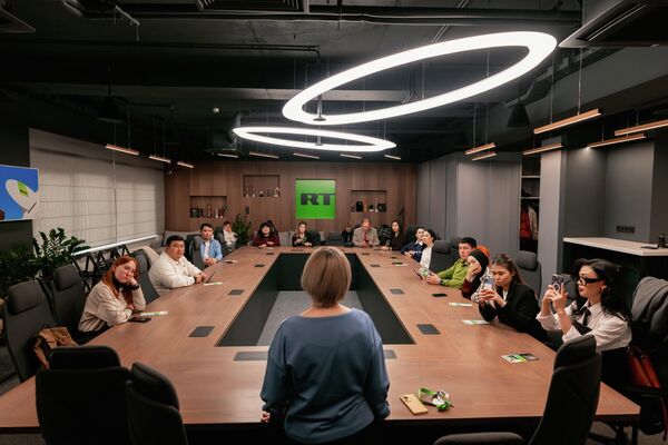 Журналисты и блогеры из Кыргызстана приняли участие в международном проекте АНО &quot;Евразия&quot; &quot;Узнай Россию&quot; - Sputnik Кыргызстан