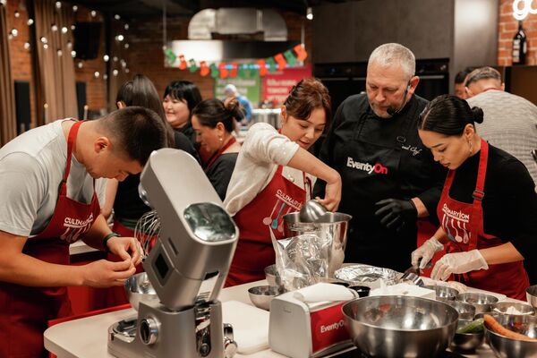 Участники посетили исторический центр Москвы и Музей Победы, где ознакомились с экспозицией &quot;Подвиг народа&quot; - Sputnik Кыргызстан