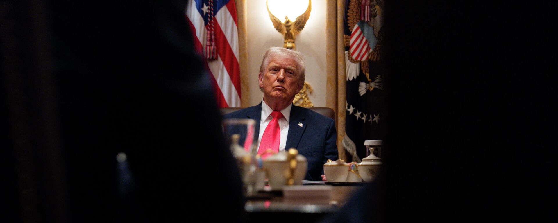 АКШ президенти Дональд Трамп  - Sputnik Кыргызстан, 1920, 04.12.2025