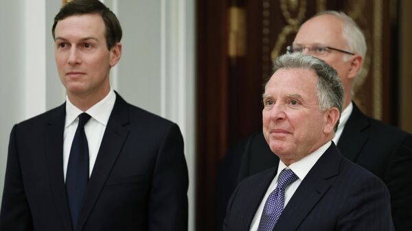 Специальный посланник Дональда Трампа Стив Уиткофф и зять президента США Джаред Кушнер - Sputnik Кыргызстан