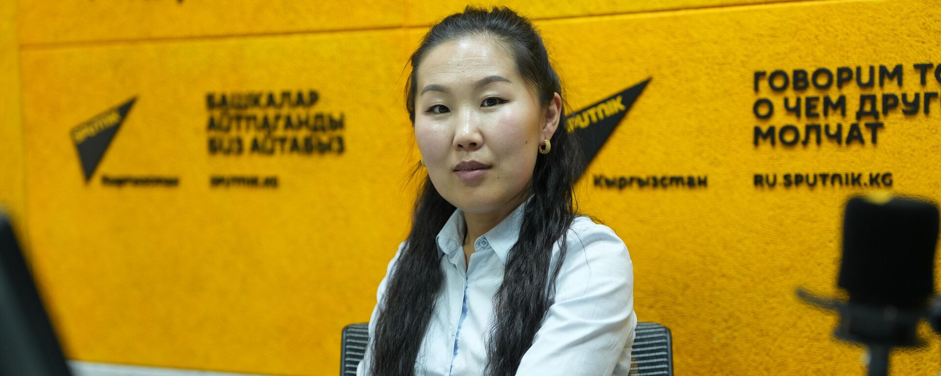 Төлөмүш Океев атындагы Кыргызфильм улуттук киностудиясынын директорунун орун басары Аида Үсөнова - Sputnik Кыргызстан, 1920, 04.12.2025