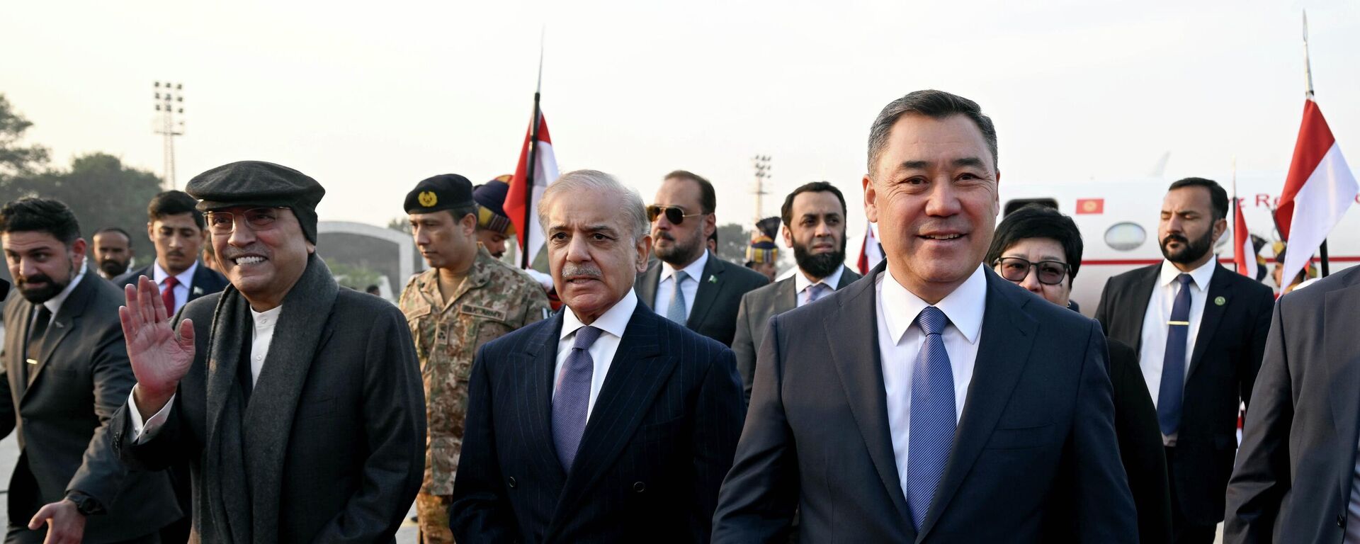 Президент Садыр Жапаров Пакистанга сапар менен барды - Sputnik Кыргызстан, 1920, 03.12.2025