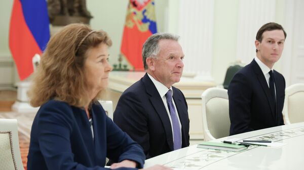 Дональ Трамптын атайын чабарманы жана күйөө баласы  Уиткофф менен  Кушнердин Москвага келиши ЕБди түйшөлтүүдө - Sputnik Кыргызстан