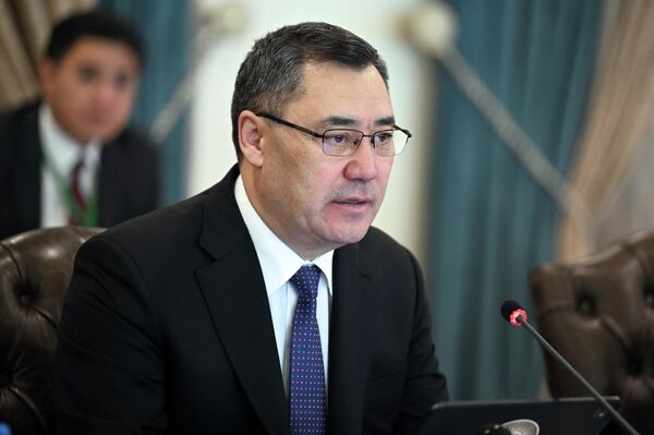 Президент Кыргызстана Садыр Жапаров в рамках госвизита в Пакистан провел переговоры с премьер-министром Шахбазом Шарифом - Sputnik Кыргызстан