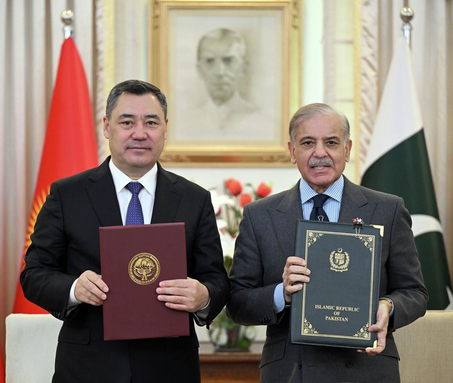 Государственный визит президента Садыра Жапарова в Пакистан Государственный визит президента Садыра Жапарова в Пакистан - Sputnik Кыргызстан, 1920, 04.12.2025