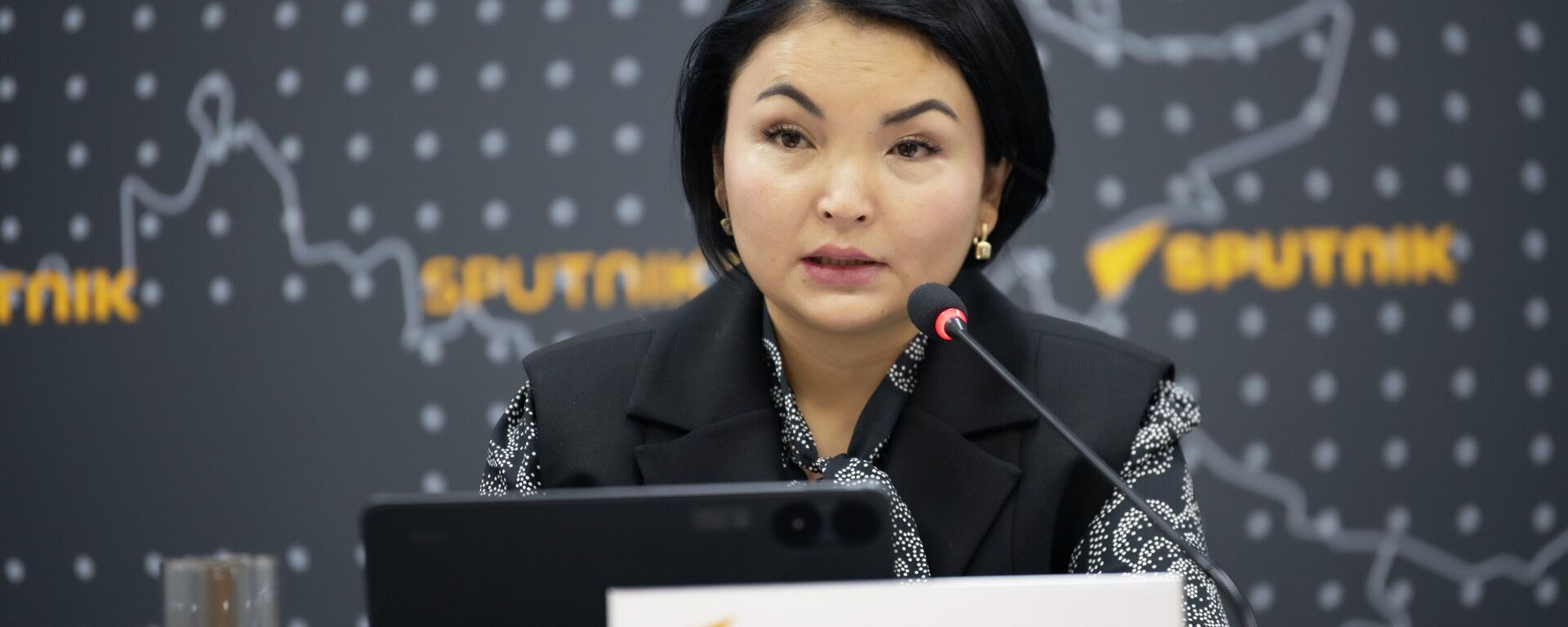 Начальник управления по работе с населением ОАО ГИК Гулзат Тотубаева - Sputnik Кыргызстан, 1920, 05.12.2025