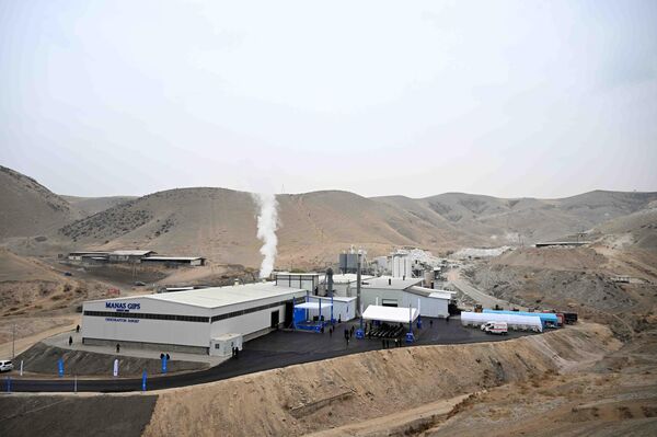 В селе Достук Сузакского района Джалал-Абадской области открыли крупный завод по выпуску гипсокартона - Sputnik Кыргызстан