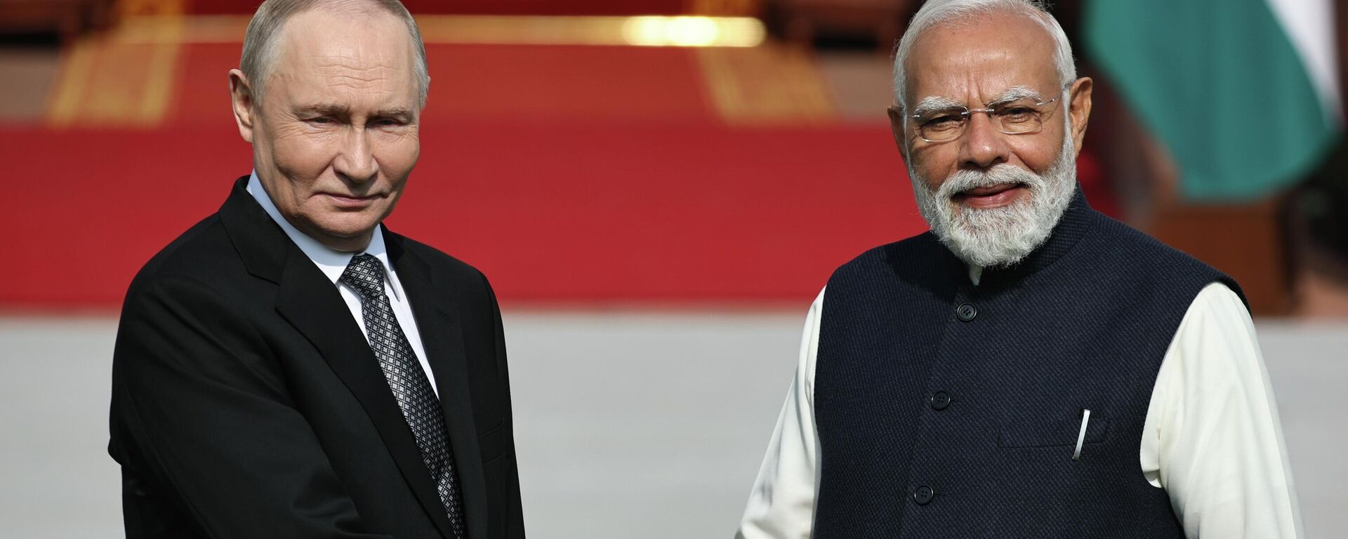 Президент Владимир Путин менен Индиянын премьер-министри Нарендра Моди  - Sputnik Кыргызстан, 1920, 05.12.2025
