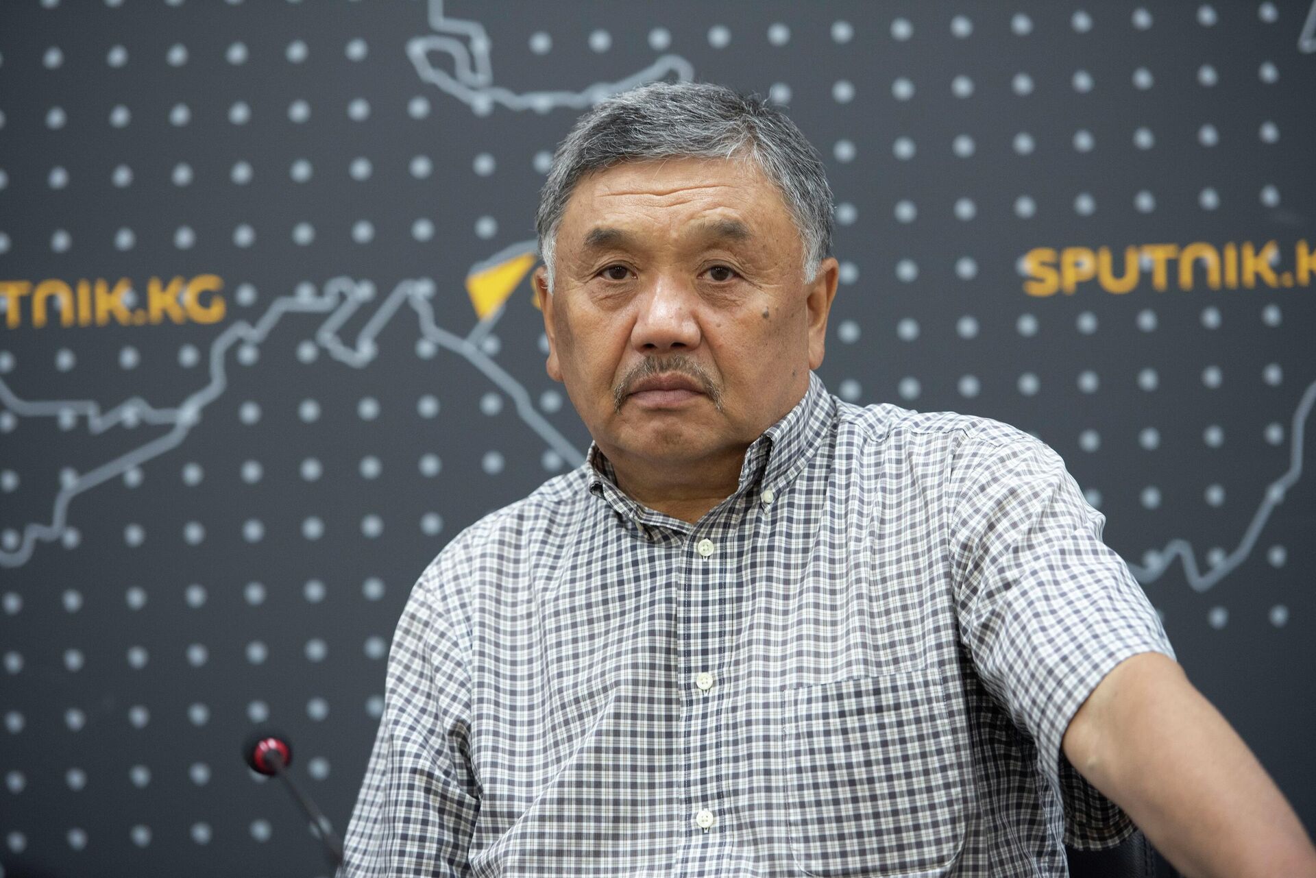 Писатель Жумабек Медералиев - Sputnik Кыргызстан, 1920, 05.12.2025