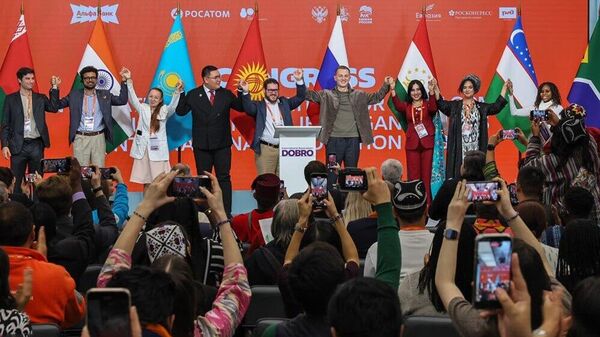 Создание Международной ассоциации добровольческих и некоммерческих организаций DOBRO в России - Sputnik Кыргызстан