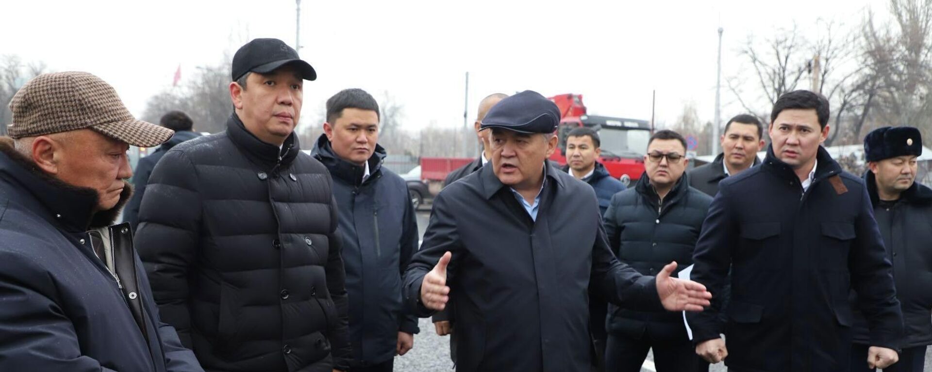 Председатель ГКНБ ознакомился с ходом строительных работ в центральной части Бишкека - Sputnik Кыргызстан, 1920, 08.12.2025