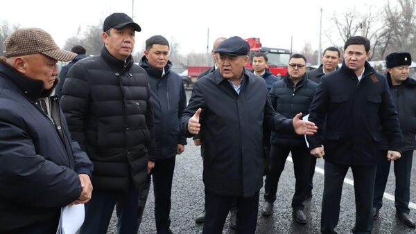Ташиев ЦУМдун алдындагы жаңы курулуштарды алып, жолду кеңейтүүнү тапшырды - Sputnik Кыргызстан