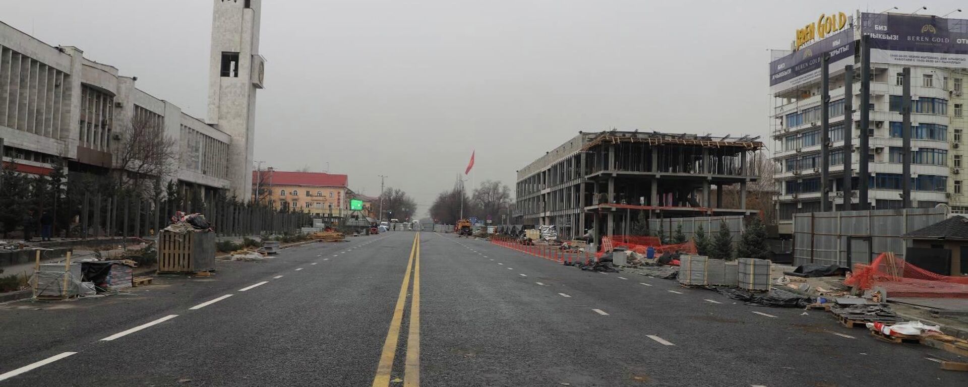 Председатель ГКНБ ознакомился с ходом строительных работ в центральной части Бишкека - Sputnik Кыргызстан, 1920, 08.12.2025