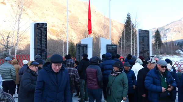 Ак-Түздө шахтерлорго жана айыл тургундарына арналган мемориал ачылды - Sputnik Кыргызстан