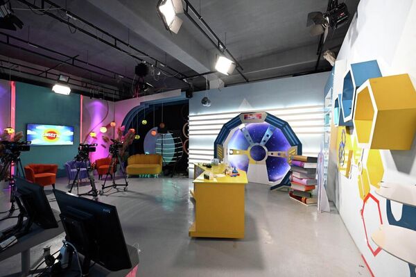 На капитальную реконструкцию по поручению президента было выделено 307 миллионов сомов - Sputnik Кыргызстан