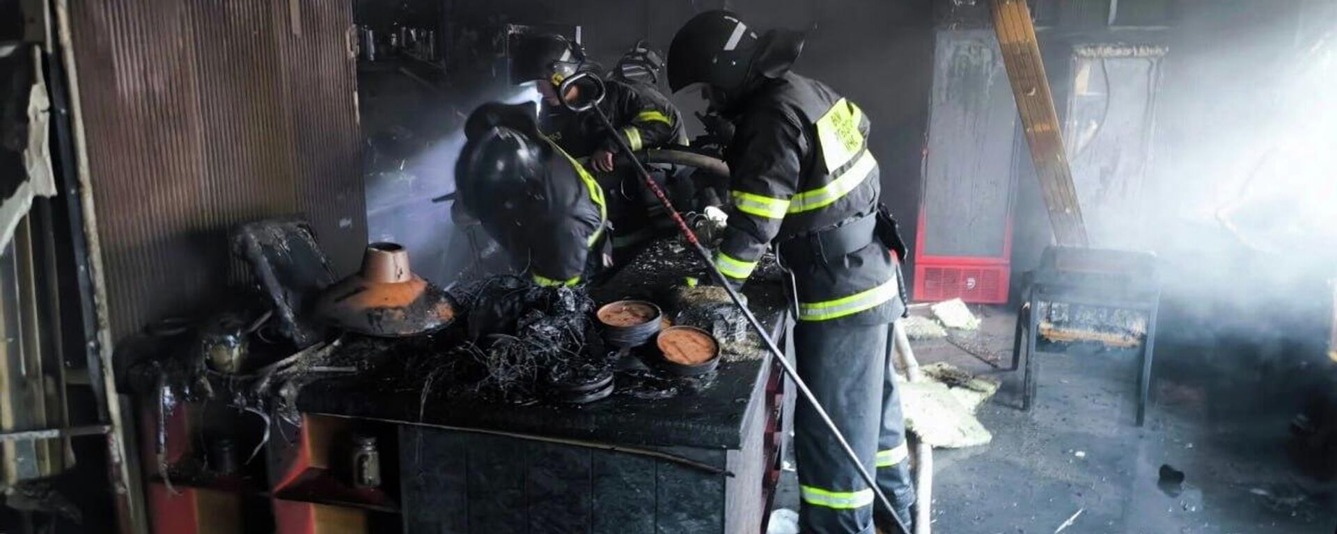 Бишкектеги 3 Комнаты кафесинде өрт - Sputnik Кыргызстан, 1920, 09.12.2025