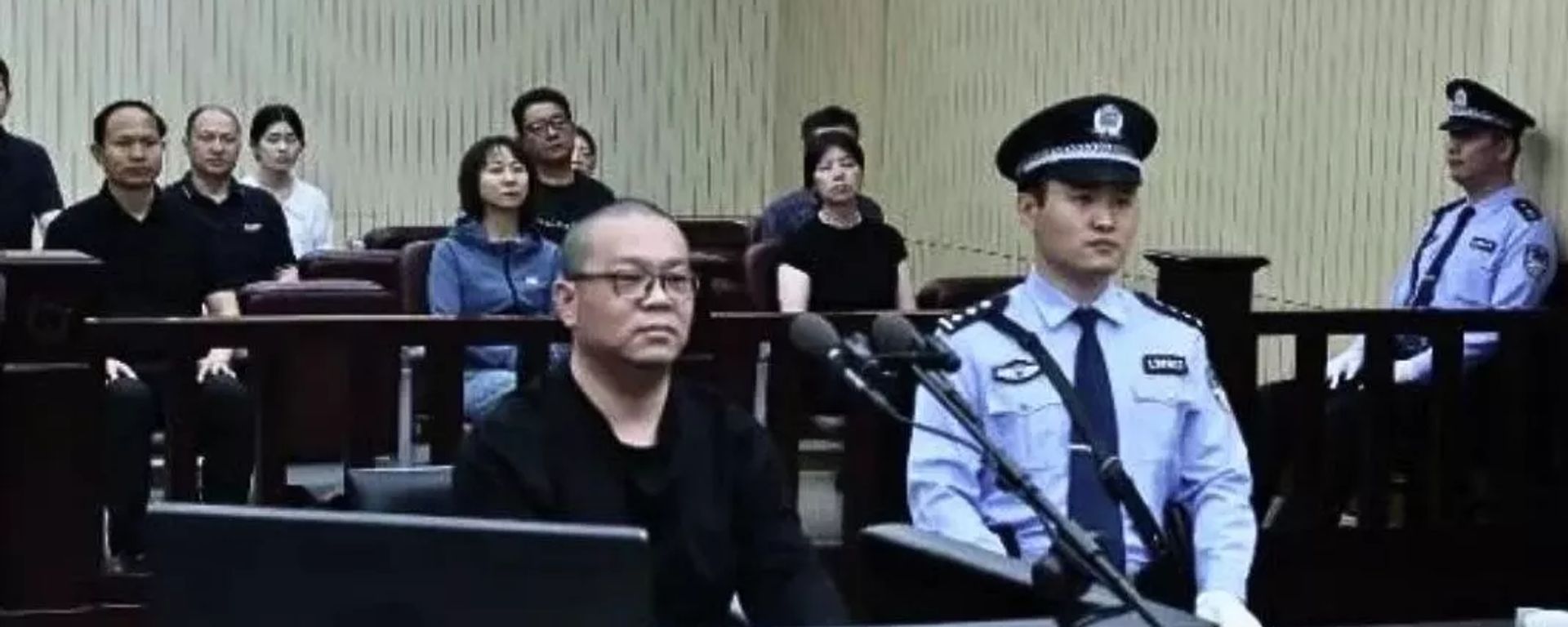 Судебный процесс над экс-гендиректором China Huarong International Holdings - Sputnik Кыргызстан, 1920, 09.12.2025