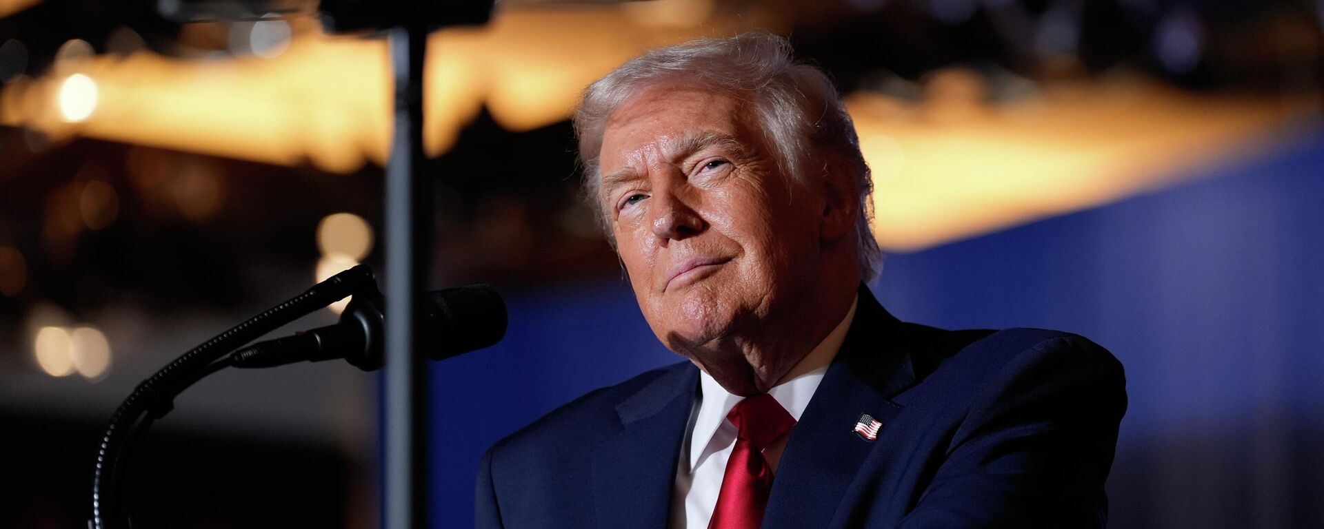 АКШ президенти Дональд Трамп - Sputnik Кыргызстан, 1920, 10.12.2025