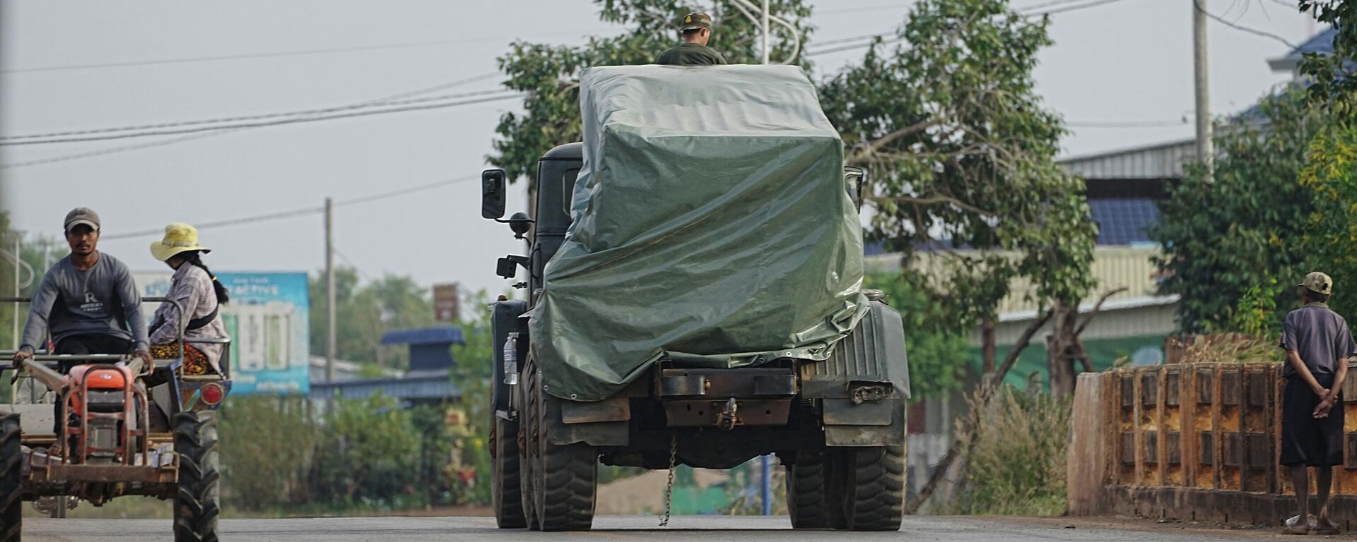 Военный автомобиль Камбоджи - Sputnik Кыргызстан, 1920, 10.12.2025