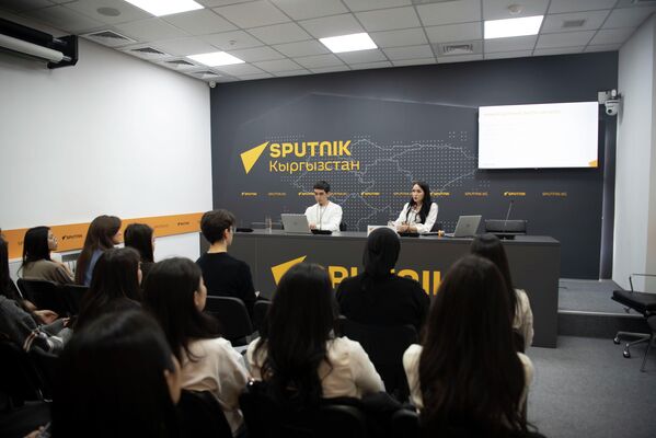 Мастер-класс организован в рамках просветительского проекта SputnikPro - Sputnik Кыргызстан