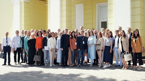 Ветеринарные препараты заводунун акционердик коомунун жумушчулары - Sputnik Кыргызстан