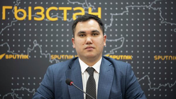 Президентке караштуу дин иштери жана этностор аралык мамилелер боюнча улуттук агенттиктин директорунун орун басары Манас Муратбеков - Sputnik Кыргызстан