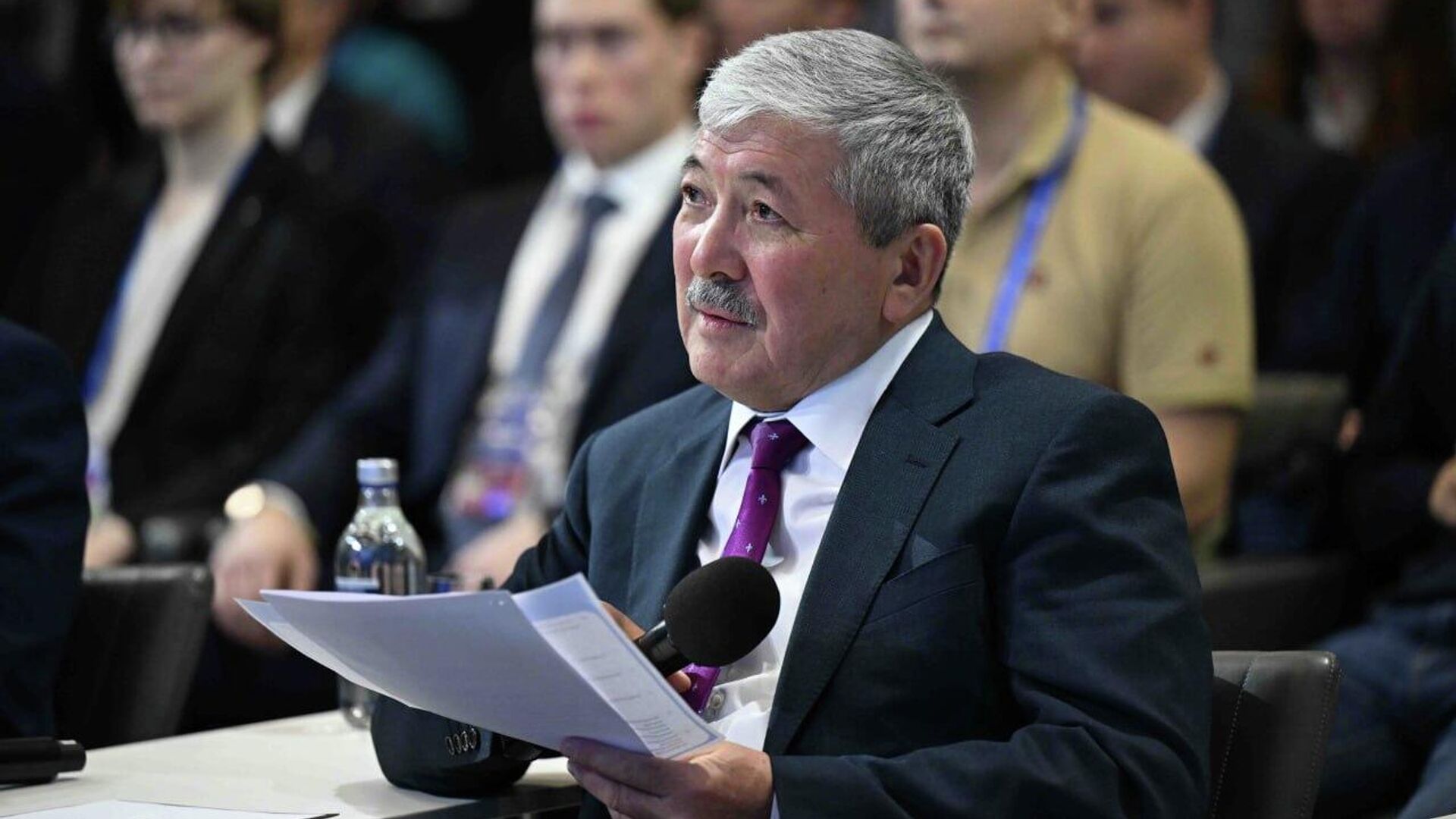 Минкаб төрагасы Адылбек Касымалиев  - Sputnik Кыргызстан, 1920, 12.12.2025