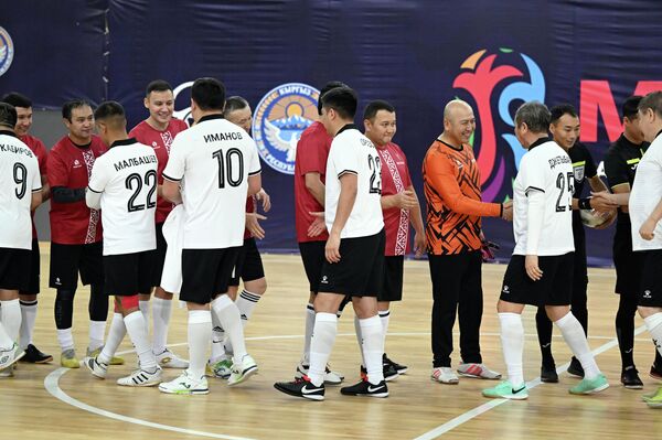 Мелдешти мамлекеттик телеканалдар түз алып көрсөтүүдө Мелдешти мамлекеттик телеканалдар түз алып көрсөтүүдө - Sputnik Кыргызстан