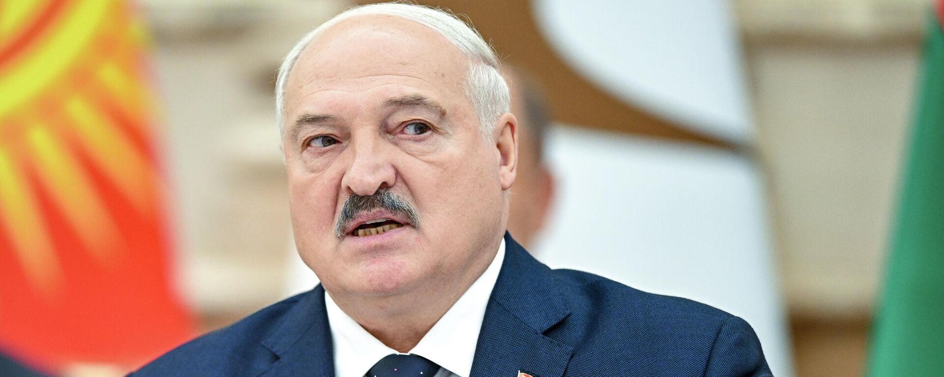 Президент Беларуси Александр Лукашенко. Архивное фото - Sputnik Кыргызстан, 1920, 21.12.2025