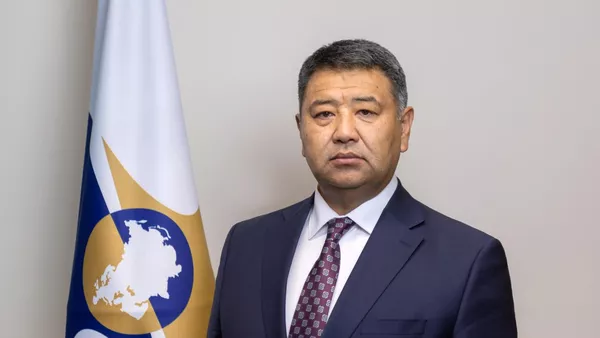 Бажы кызматынын мурдагы төрагасы Cамат Исабеков ЕАЭБде жаңы кызмат алды - Sputnik Кыргызстан