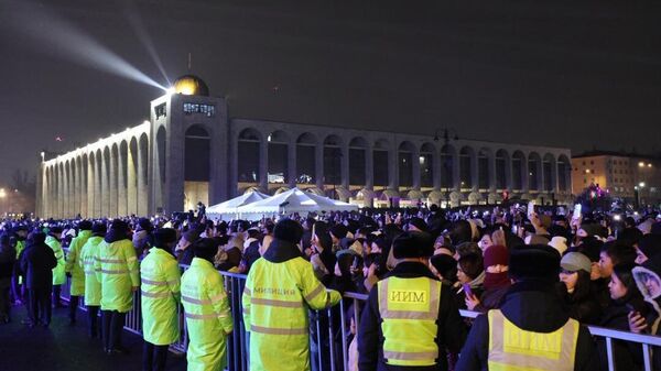 Церемония зажжения главной новогодней елки страны в Бишкеке - Sputnik Кыргызстан