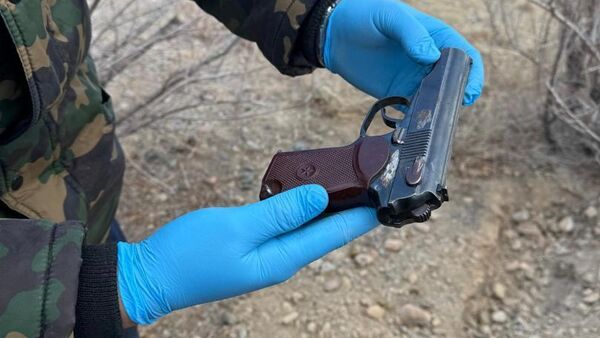 Тайник с огнестрельным оружием на окраине Балыкчи - Sputnik Кыргызстан