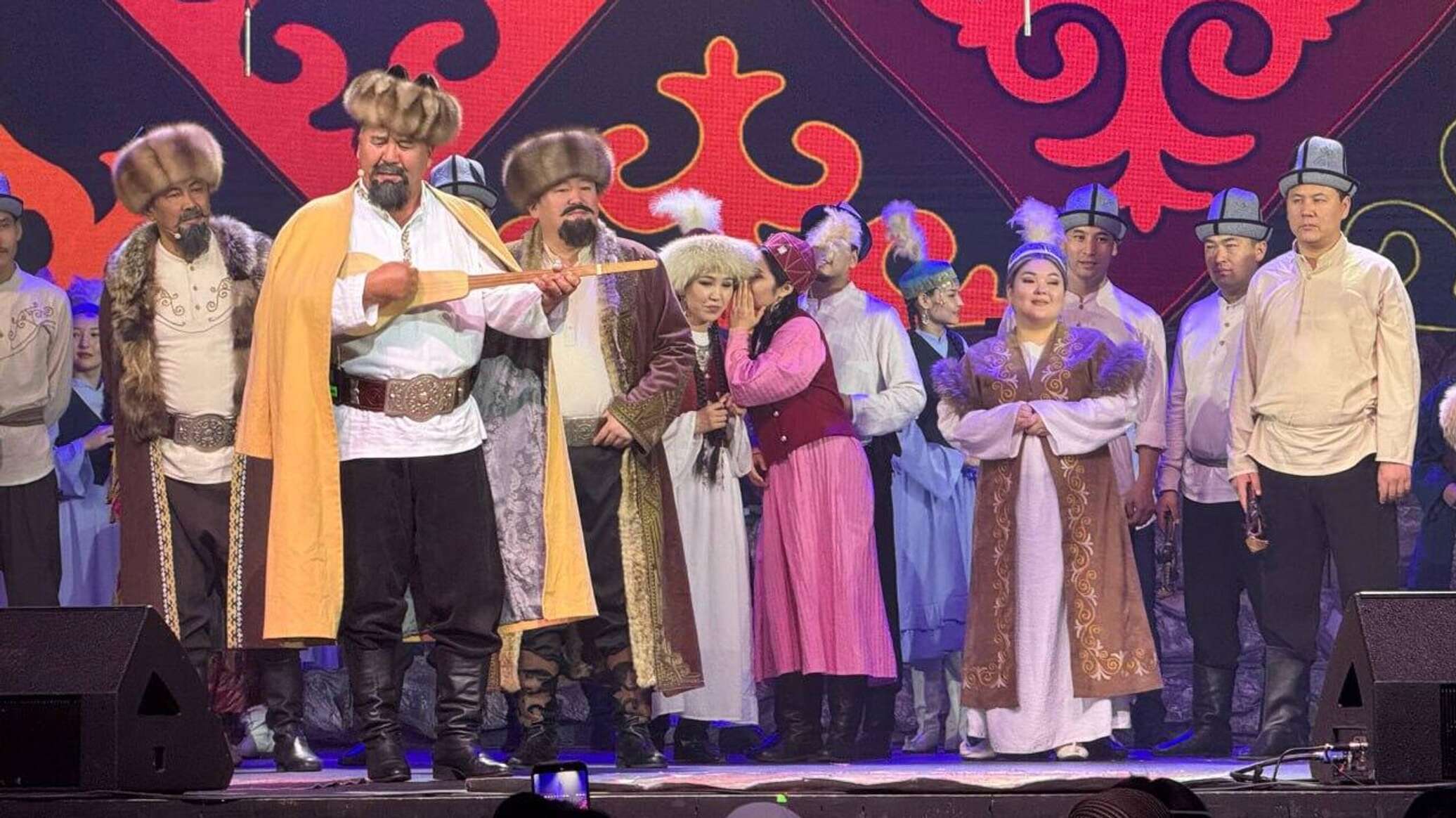 В Москве прошел показ этномюзикла "Раймалы и Бегимай" — фото