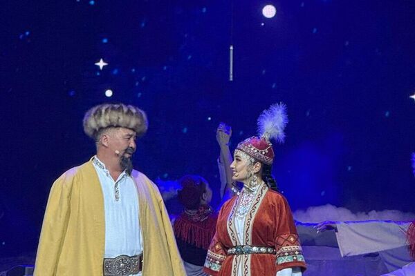 Мероприятие посетили кыргызстанцы, проживающие в Москве, главы и представители дипломатических миссий и российских ведомств, известные деятели культуры и искусства - Sputnik Кыргызстан