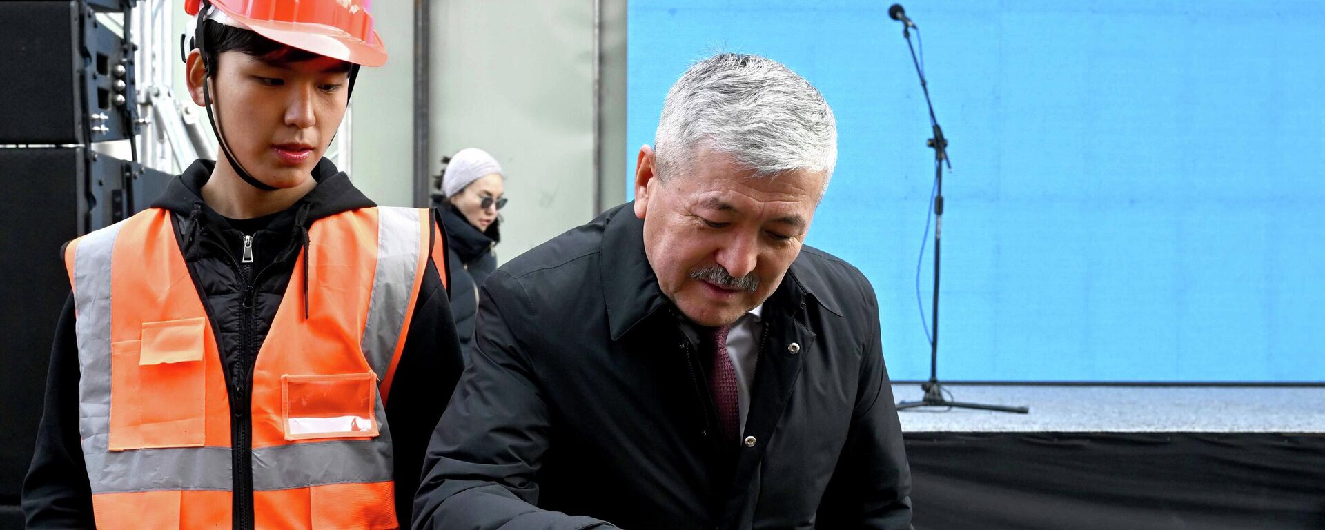 Церемониях закладки капсулы под строительство жилкомплексов в Бишкеке - Sputnik Кыргызстан, 1920, 16.12.2025
