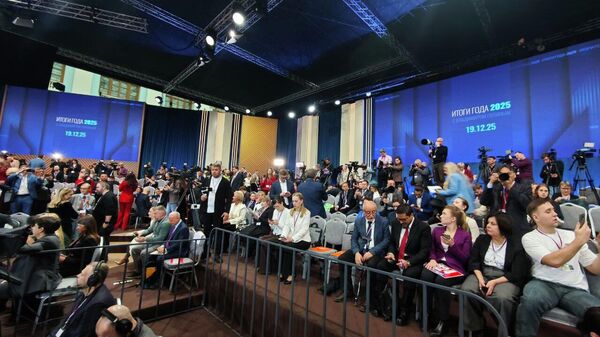 Большая пресс-конференция Владимира Путина, совмещенная с прямой линией - Sputnik Кыргызстан