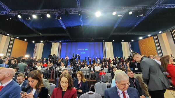 Большая пресс-конференция Владимира Путина, совмещенная с прямой линией - Sputnik Кыргызстан