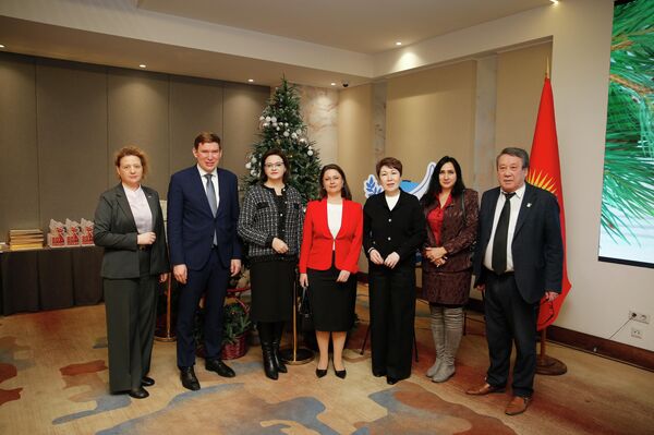 В декабре прошлого года в Кыргызстане был дан старт работе Международного волонтерского корпуса 80-летия Победы. - Sputnik Кыргызстан