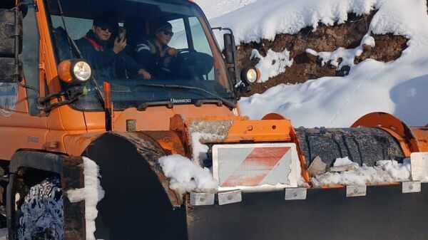 Токтогул районунда бир метр кар тазалоо иштери - Sputnik Кыргызстан