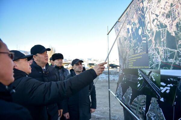 Мэр Бишкека Айбек Джунушалиев дал старт реализации одного из ключевых инфраструктурных проектов столицы по строительству Восточной объездной автомобильной дороги - Sputnik Кыргызстан