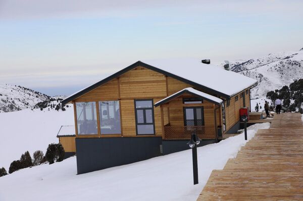 В селе Таш-Мойнок Аламудунского района открыли центр-отдыха для сотрудников ГКНБ &quot;Кызыл-Белес&quot; - Sputnik Кыргызстан