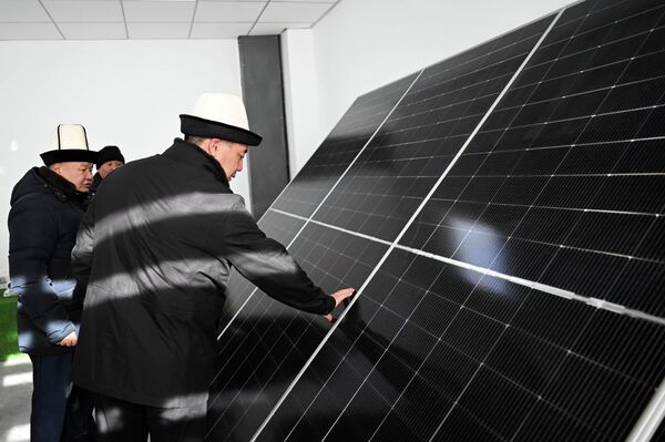 Глава Минэнерго Таалайбек Ибраев отметил, что станция может обеспечить электроэнергией город Токмок и Кеминский район - Sputnik Кыргызстан